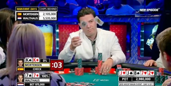 Poker auto muck hand