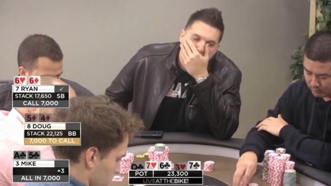 Sandwich poker