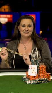WSOP 2013 ( résultats de l'event #1 à #56 sur 62) CroppedImage180320-DanaCastaneda3