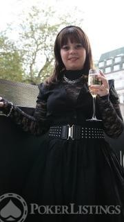 Annette Obrestad