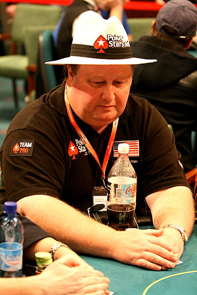 Minot texas holdem