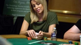 2016 WSOP Farah Galfond
