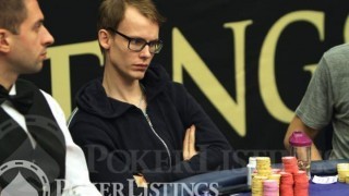 kalahkan poker temanmu